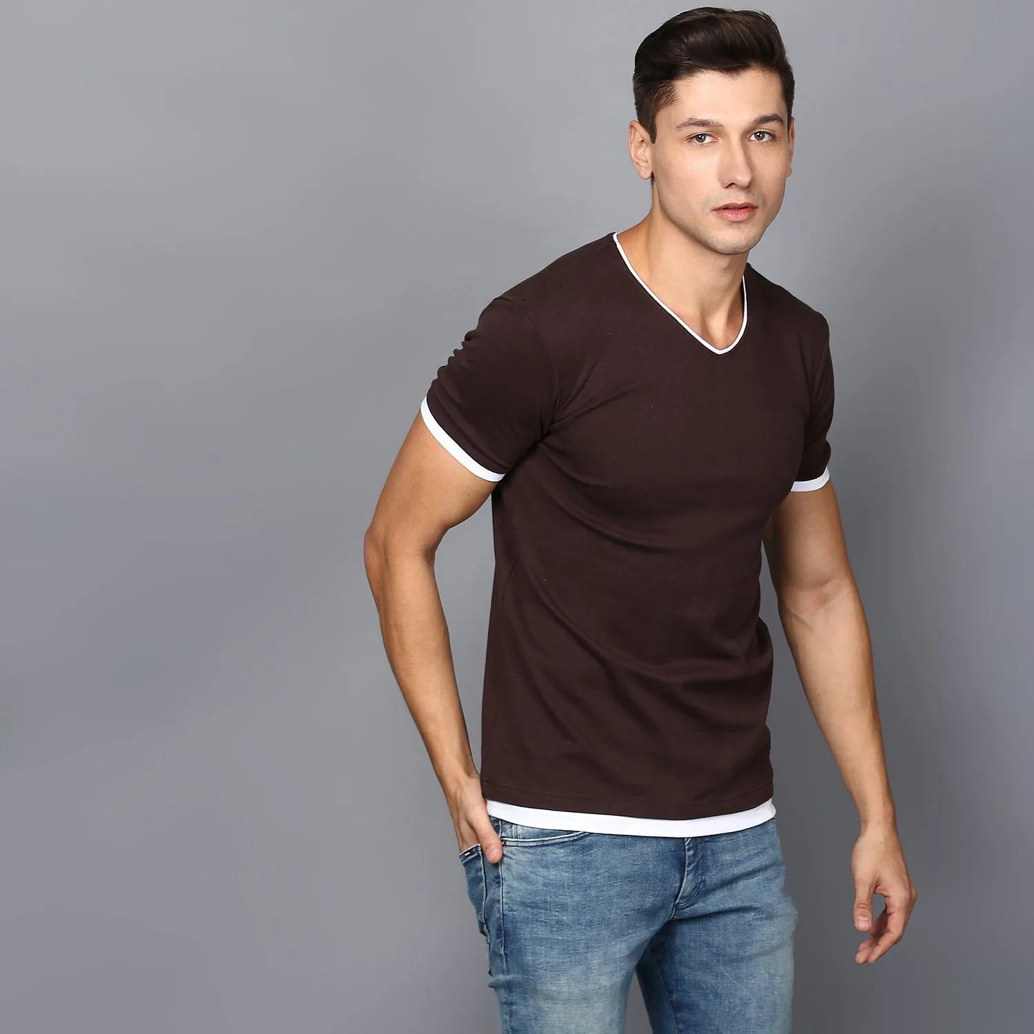 Basic Brown V-Neck T-shirt with Contrast Lining