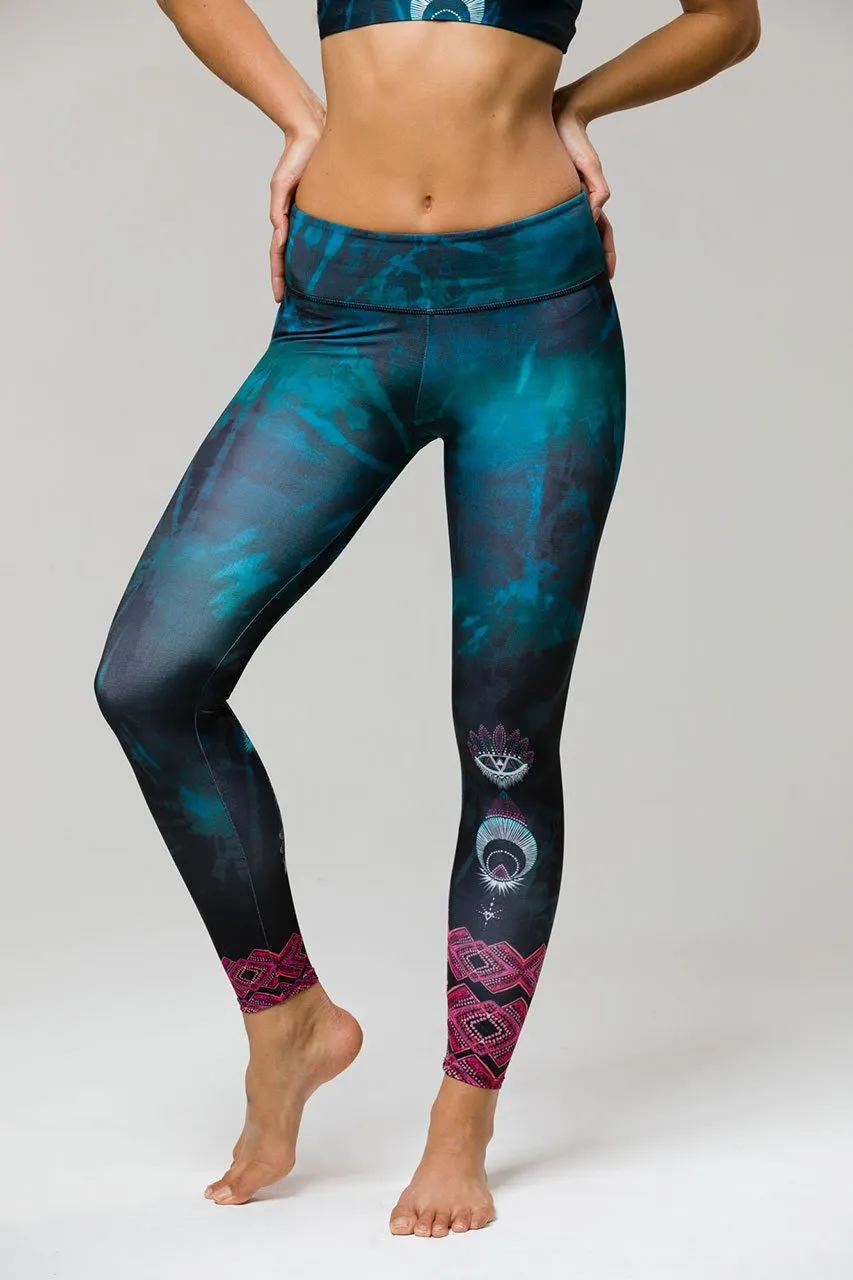 Onzie Mystic Graphic Midi Legging