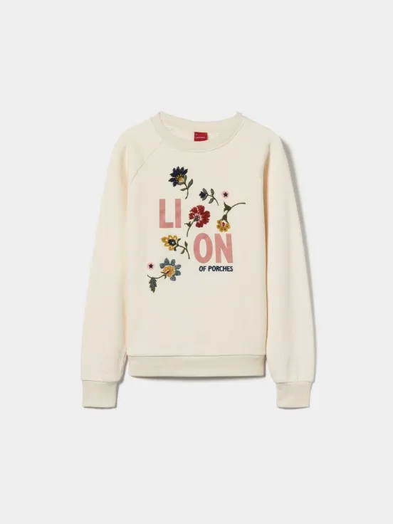 Sweater with flower embroidery