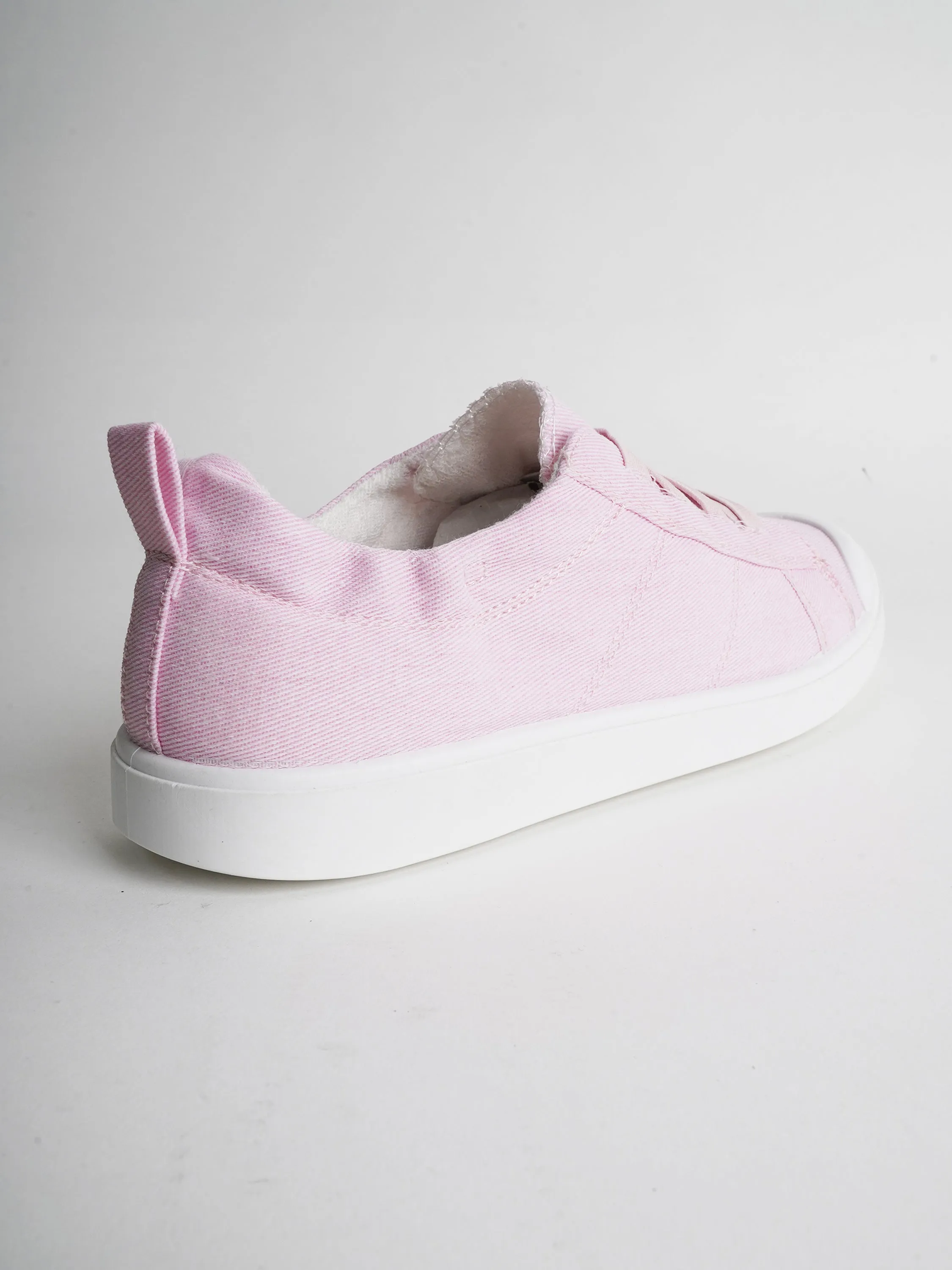 Taylor Low-top Slip-on Sneakers