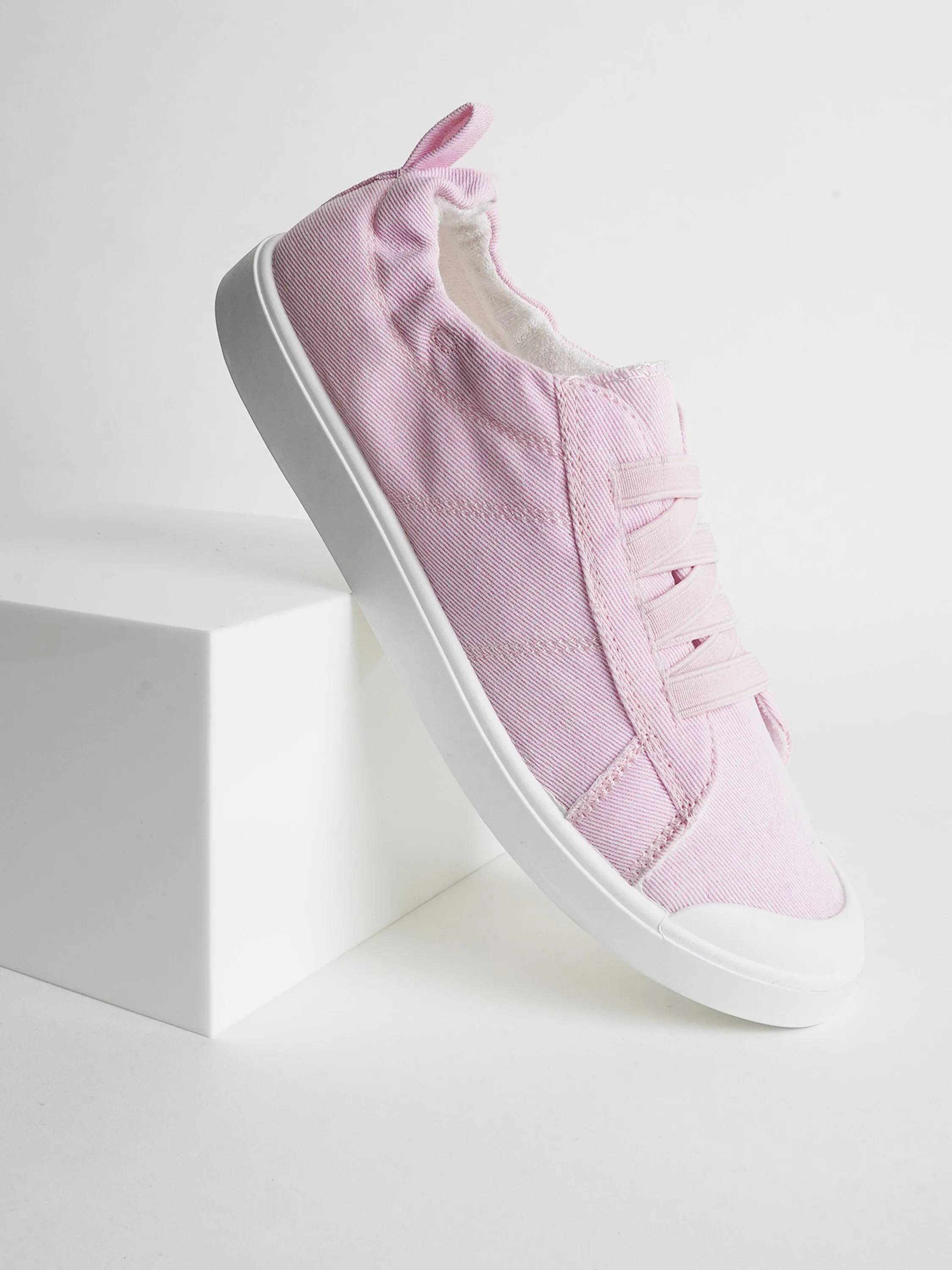 Taylor Low-top Slip-on Sneakers